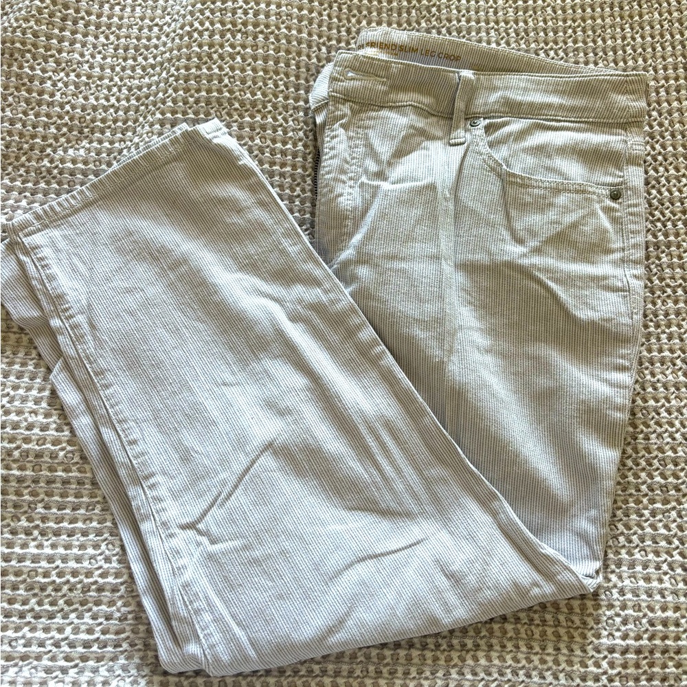 Chico’s So Slimming Girlfriend Slim Leg Crop